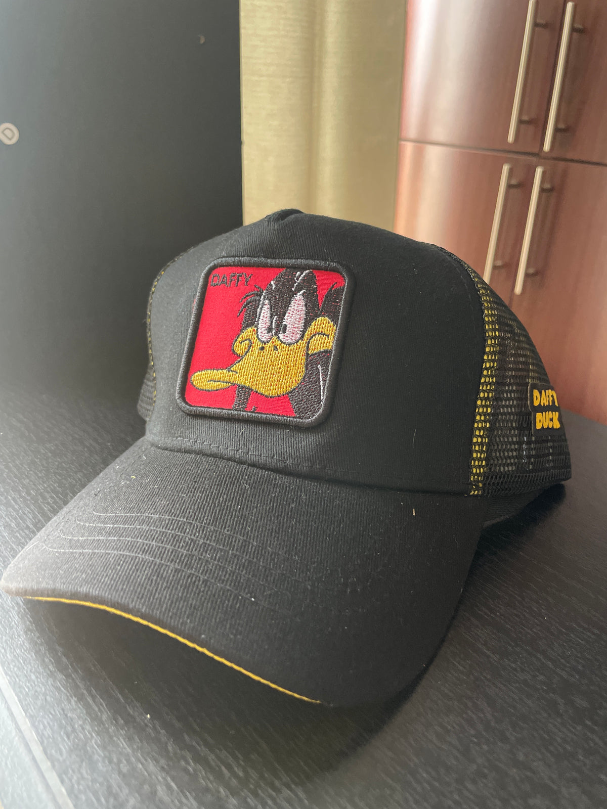 Gorra Looney Tunes Daffy negra