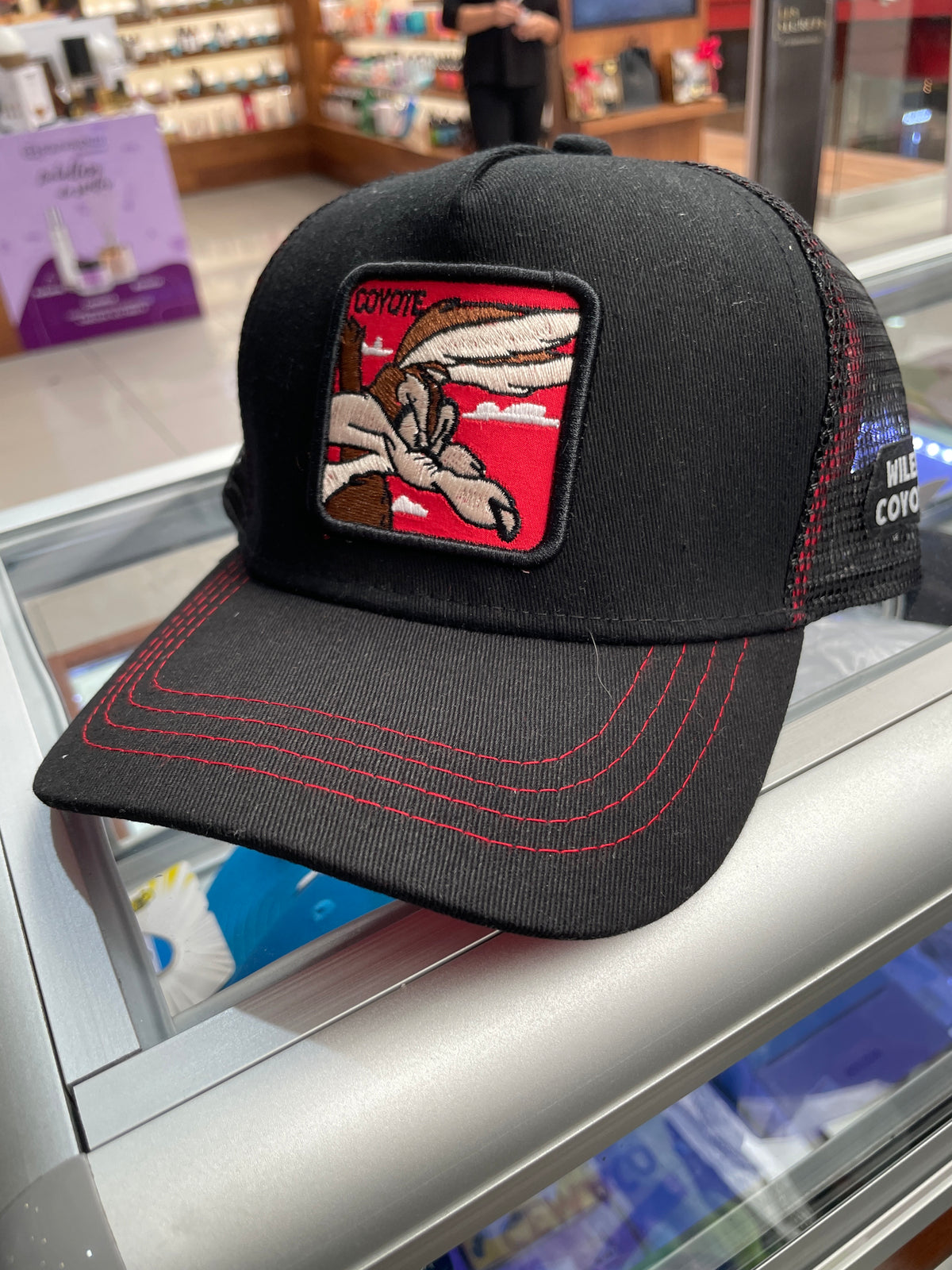 Gorra Looney Tunes Coyote negro