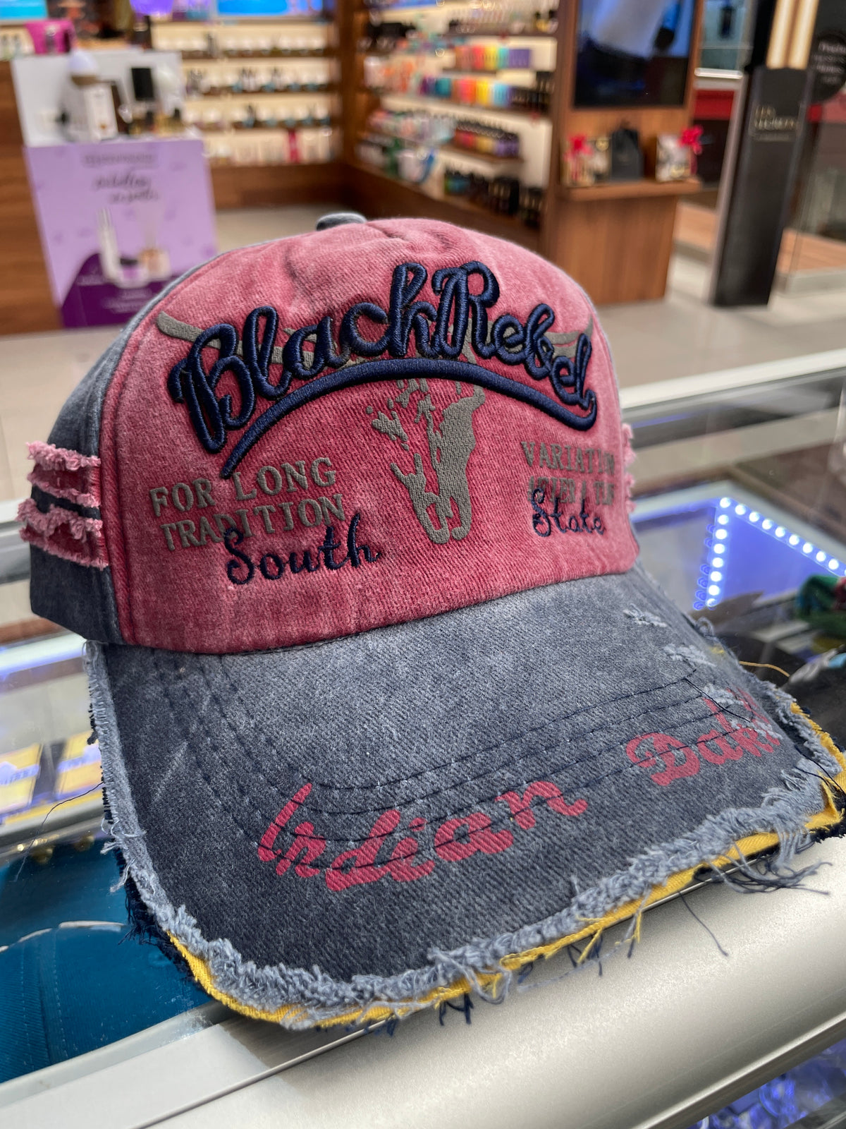Gorra Black Rebel vino tinto y azul