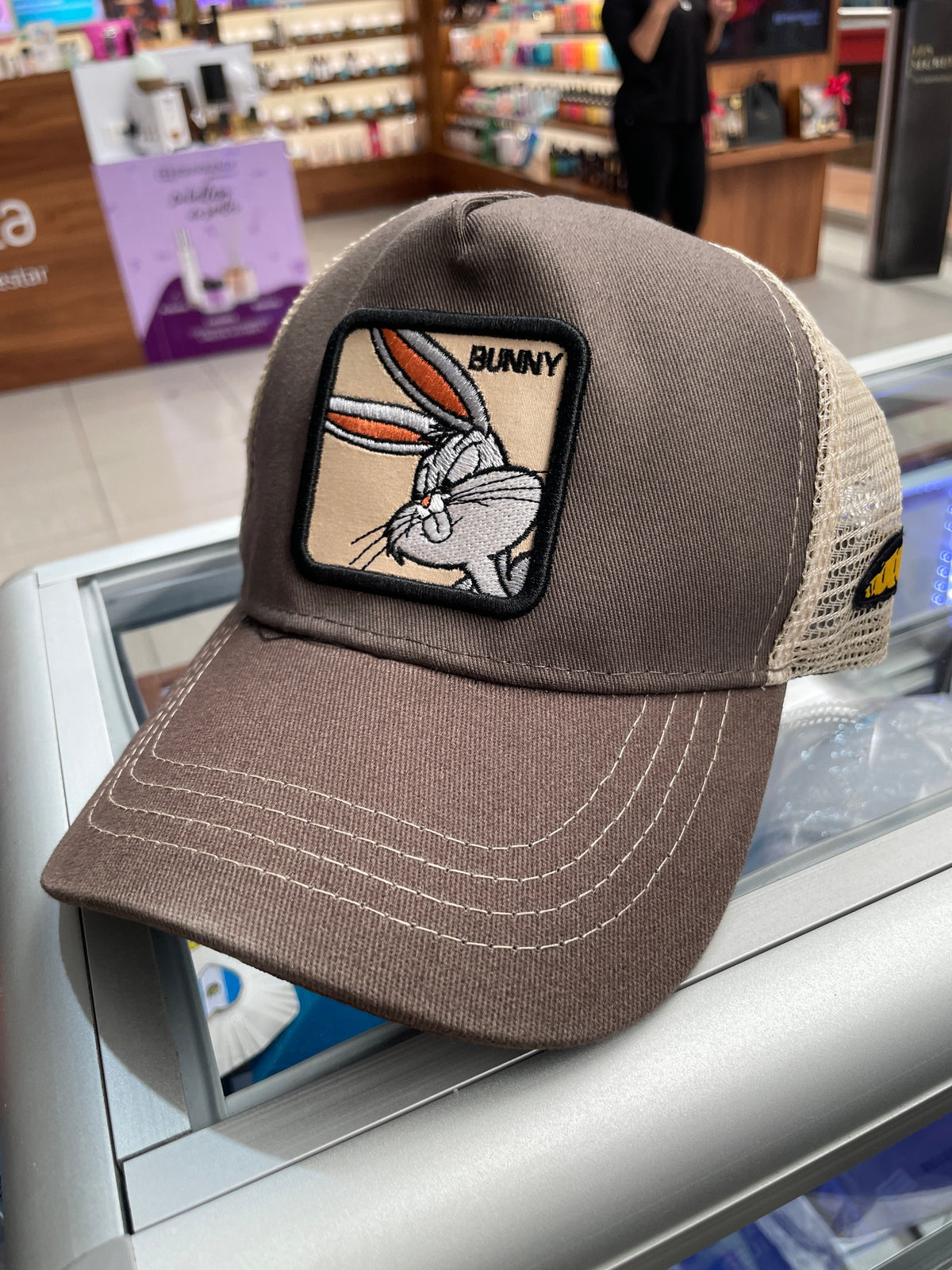 Gorra Looney Tunes Bugs Bunny beige