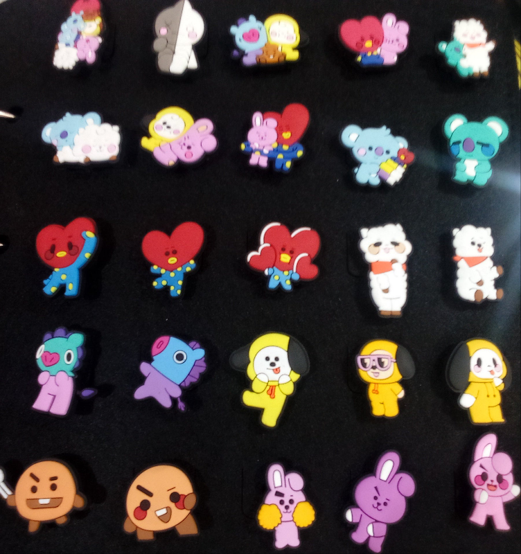 Pin Croks BTS