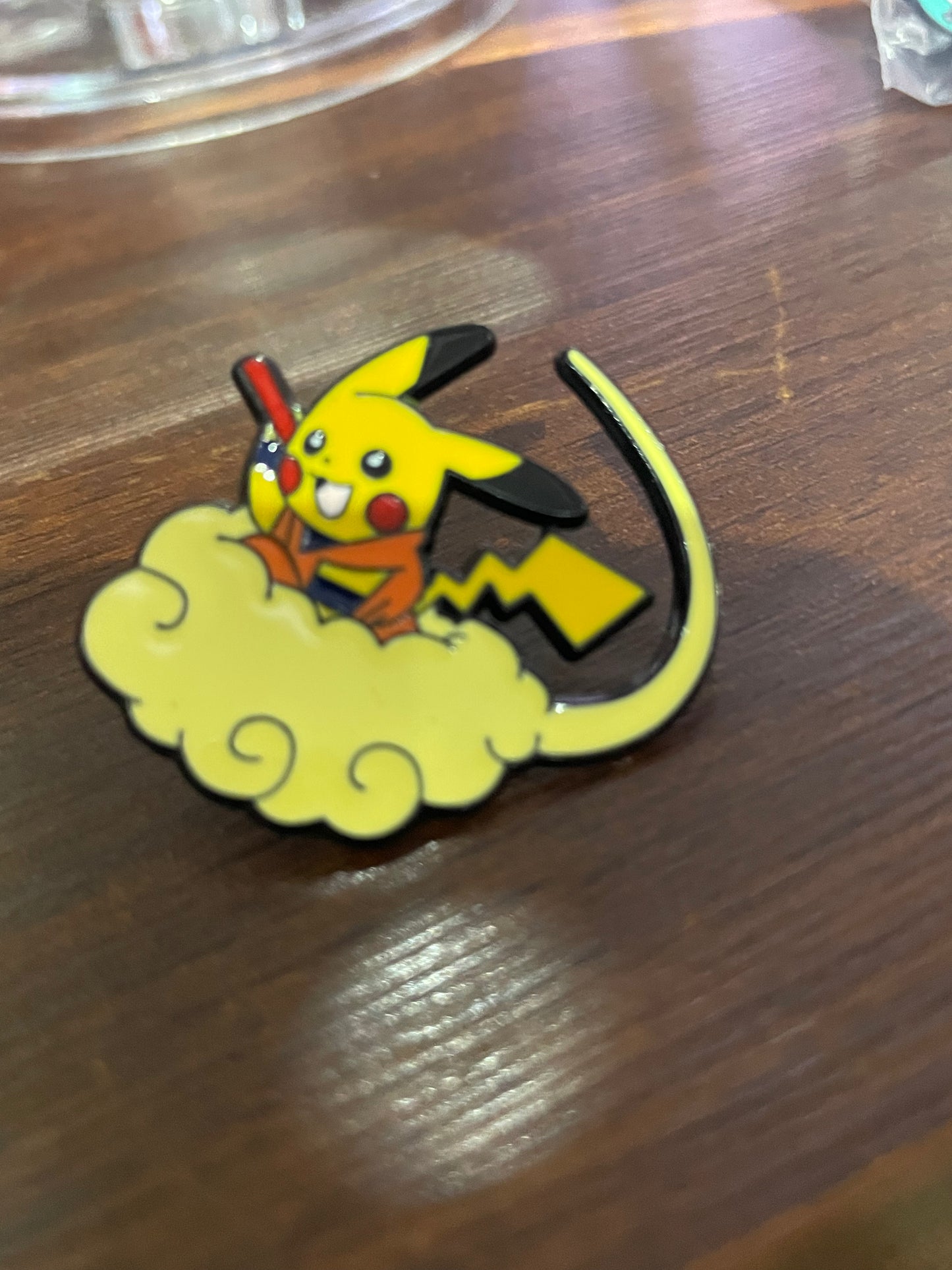 Pin Pikachu nube