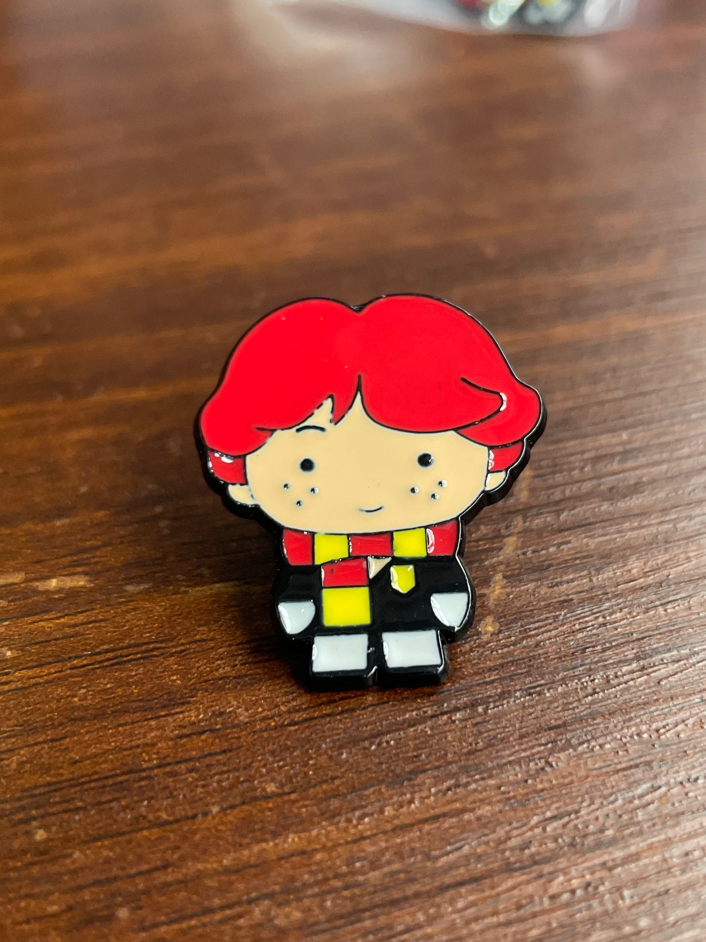 Pin Ron Chivi