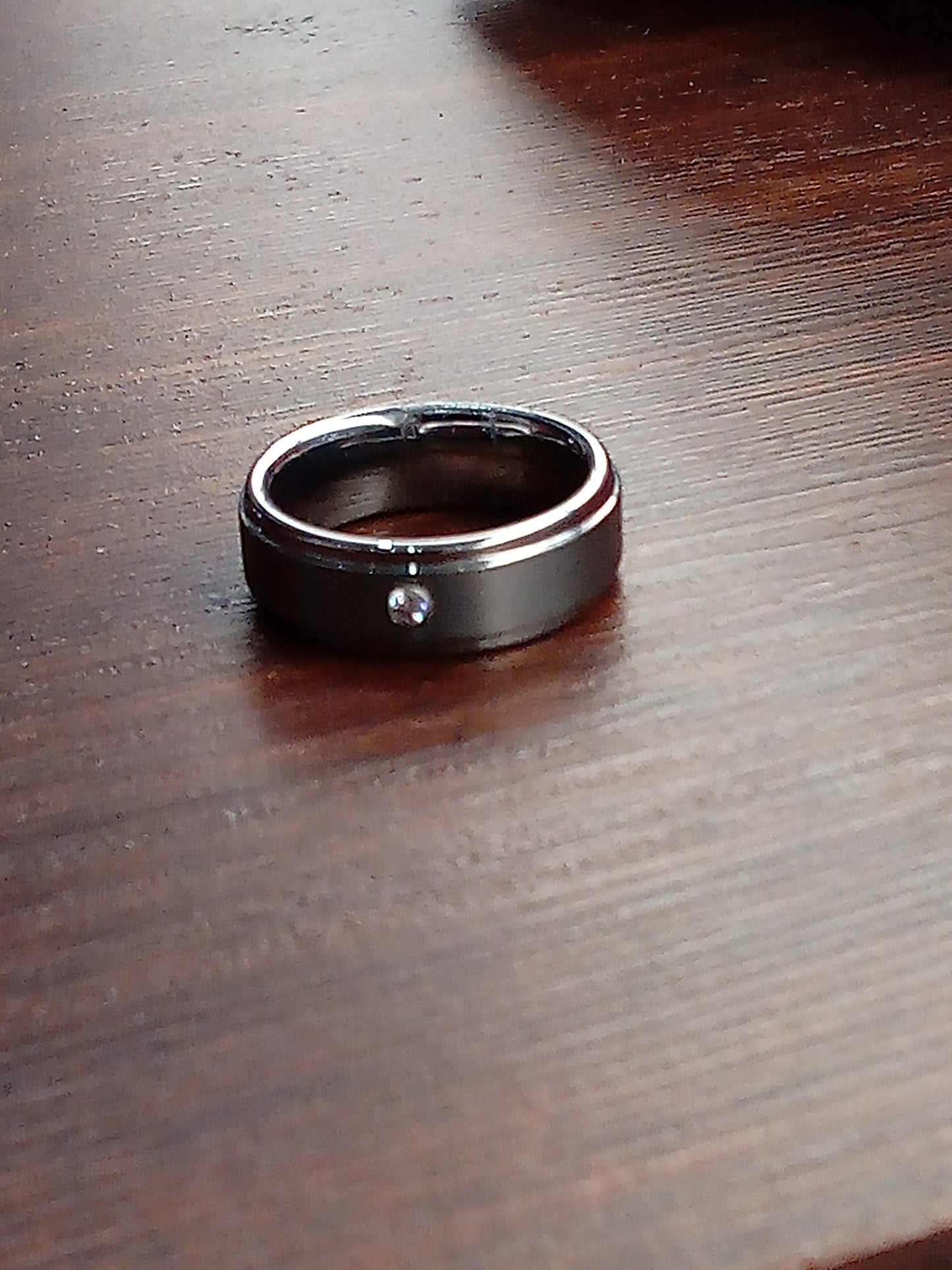 Anillo Tungsteno plateado con chispa