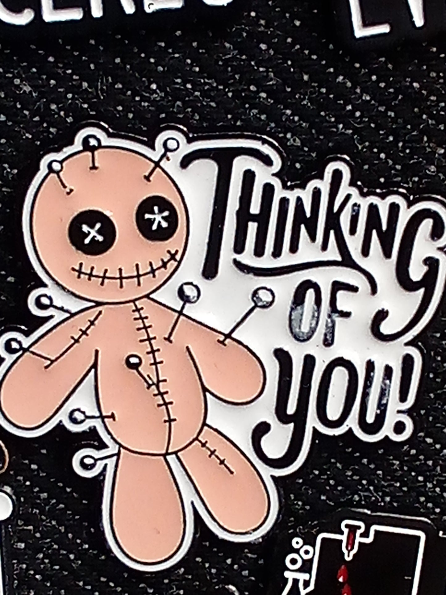 Pin Muñeco Budu