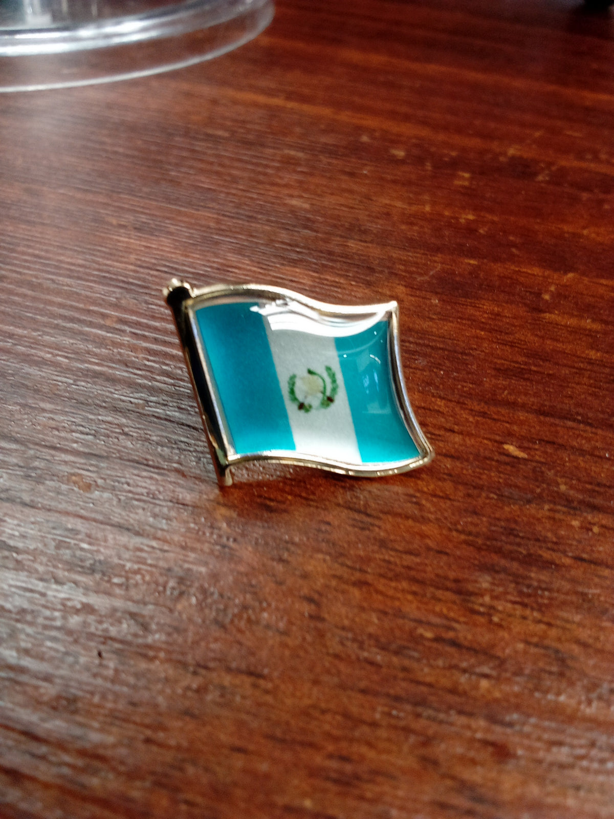 Pin Bandera de Guatemala esmalte vitrificado