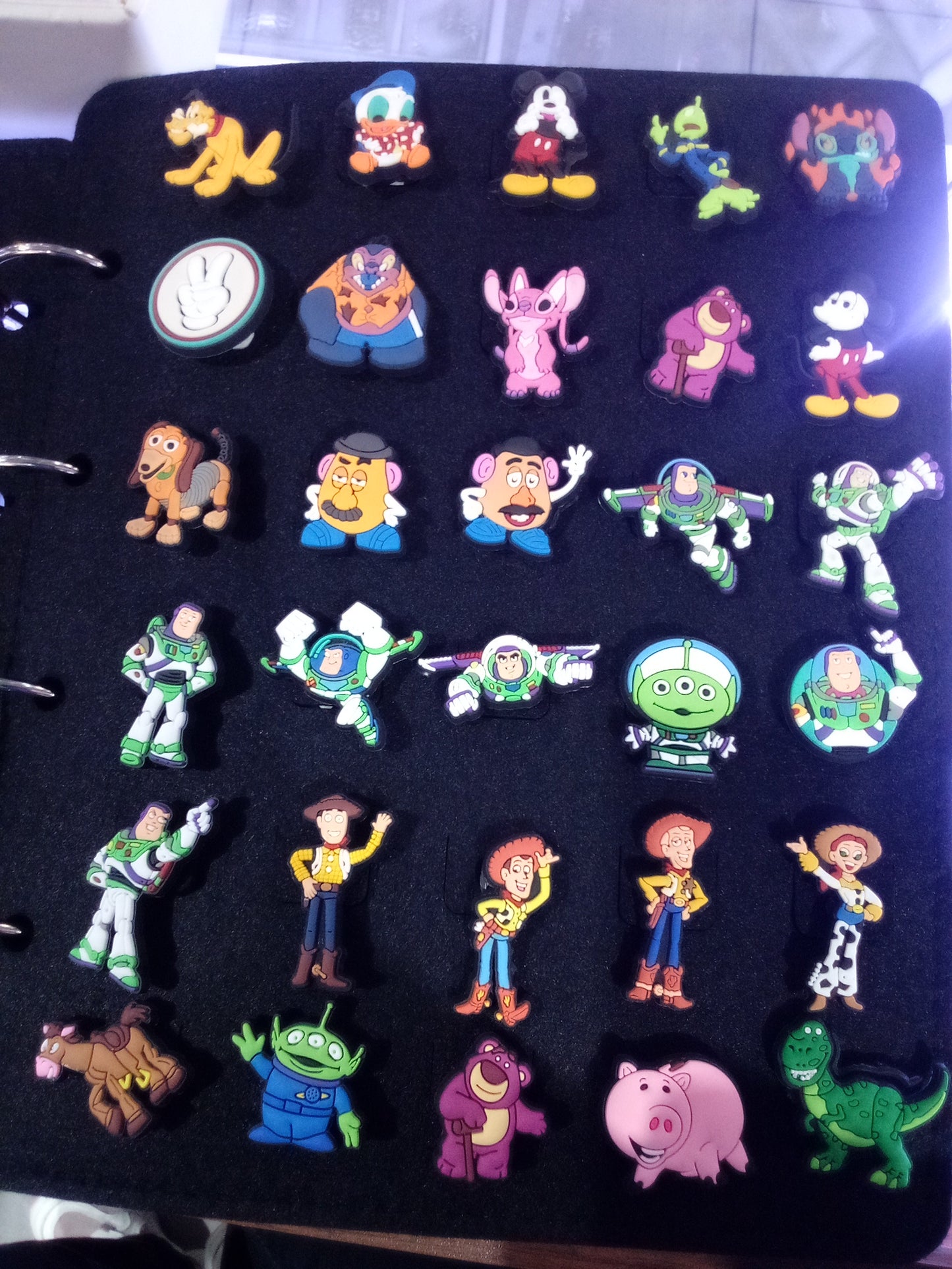 Pin Croks Disney