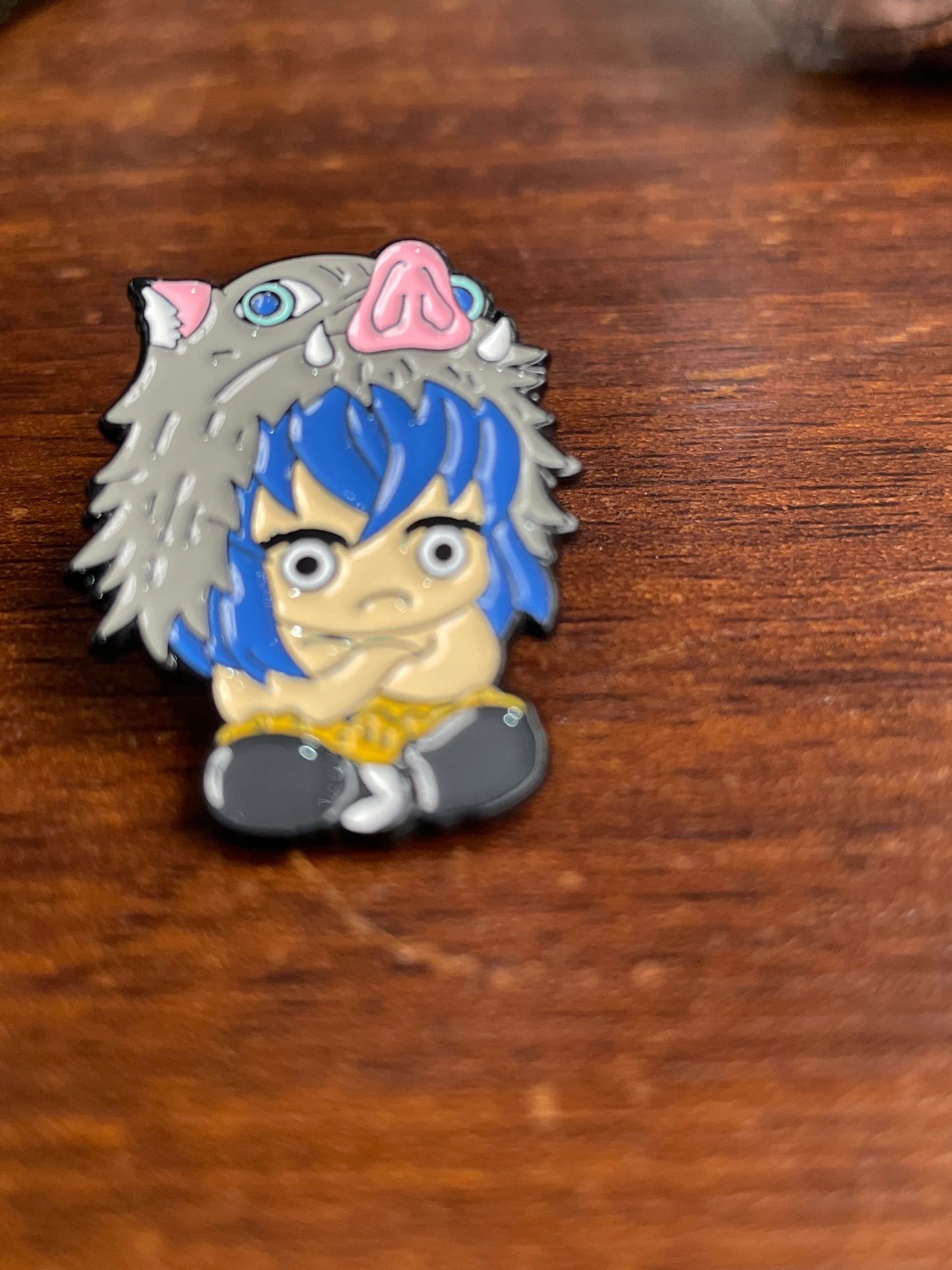 Pin Inosuke sentado - Kimetsu No Yaiba