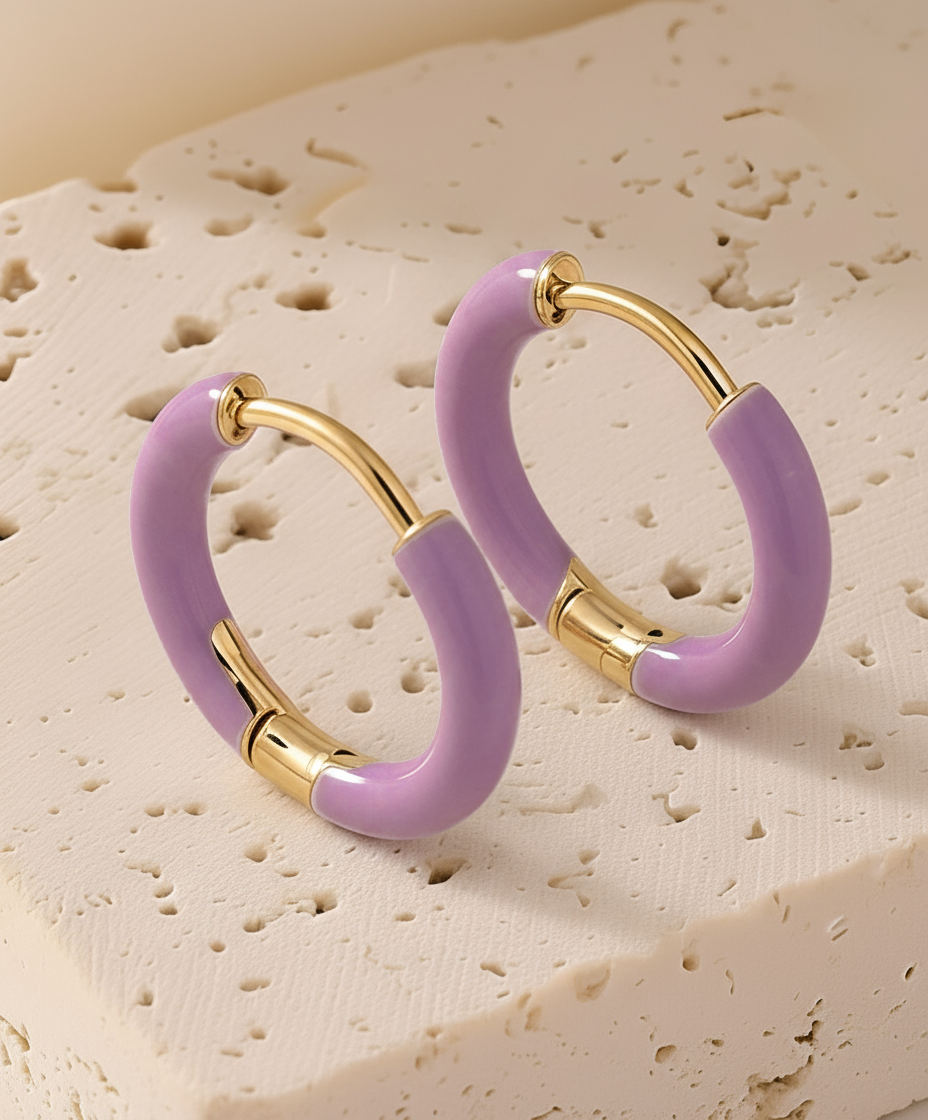 Aretes de acero dorado esmaltadas en colores ✨