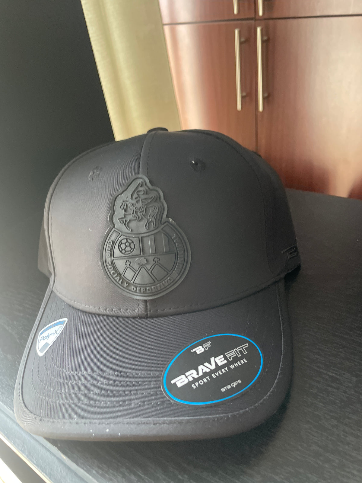 Gorra Municipal negra logo negro