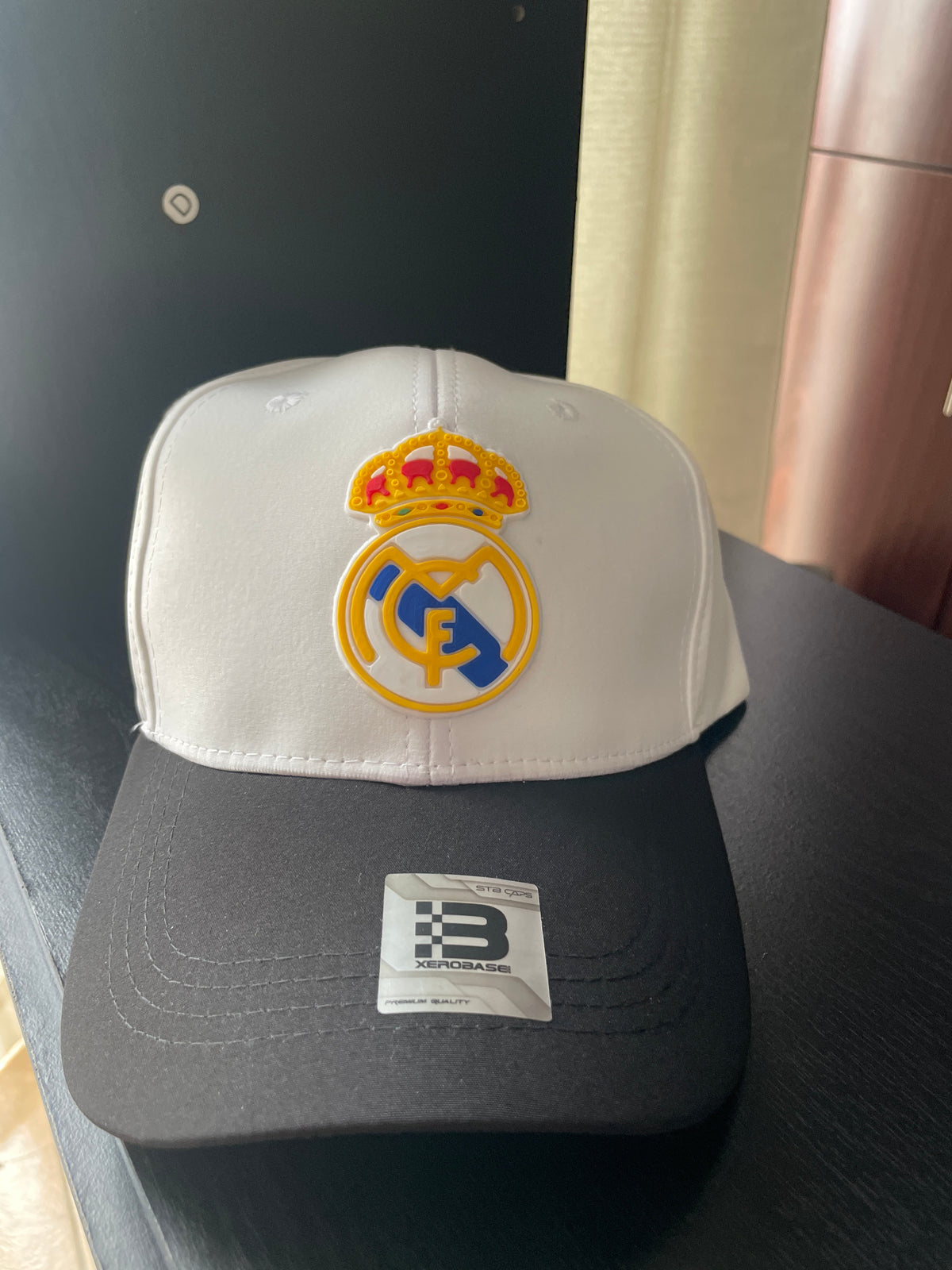 Gorra Real Madrid blanco y azul