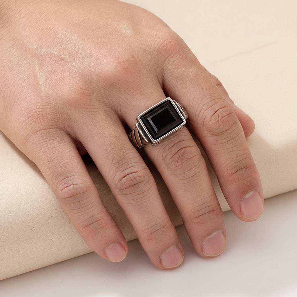 Anillo rectangular con Cristal 🟪 ⬛️✨