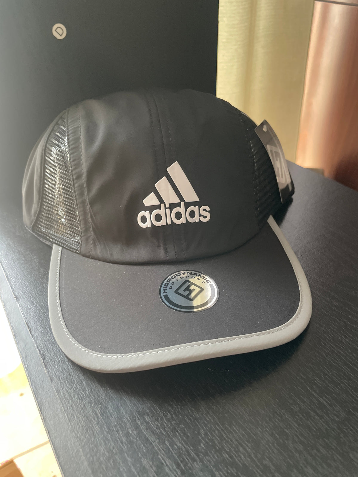 Gorra Adidas negra