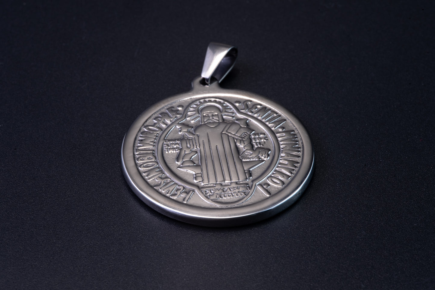 Dije medalla San Benito