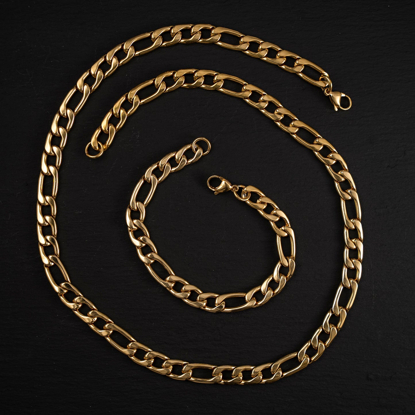 Set Cadena y Brazalete Cartier dorado brillante 9 mm