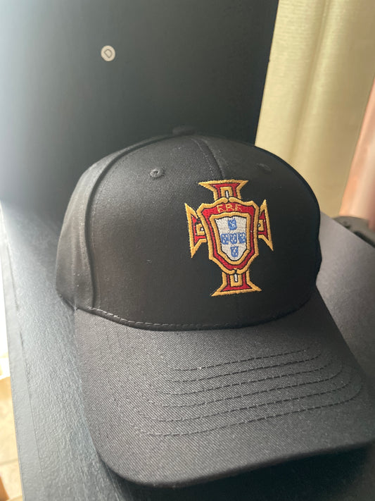 Gorra FIFA Portugal negra bordada