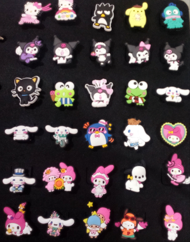 Pin Croks Hello Kitty y sus Amigos