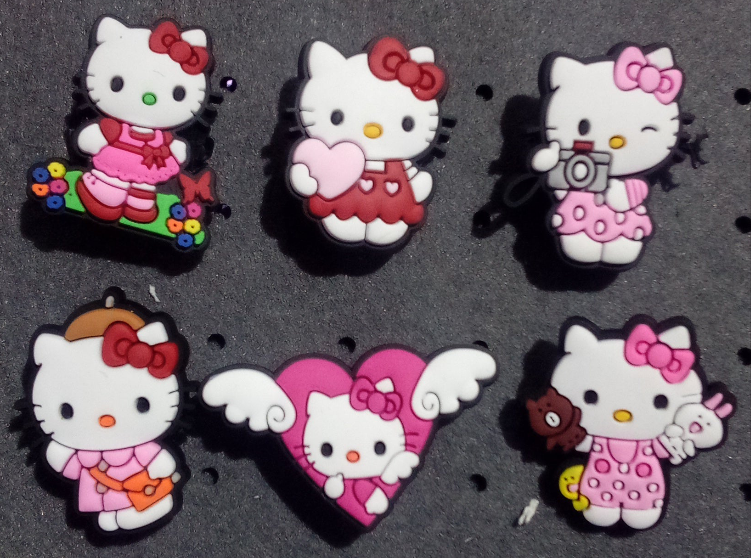 Pin Croks Hello Kitty y sus Amigos