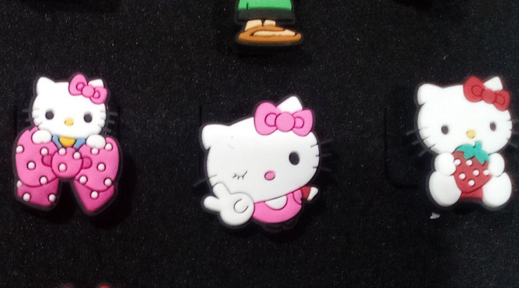 Pin Croks Hello Kitty y sus Amigos