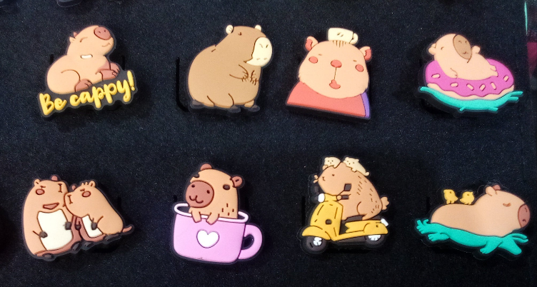 Pin Croks Capibara