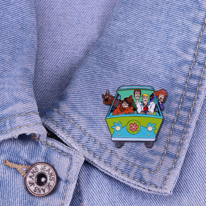 Pin Maquina del misterio con la banda. Scooby Doo.