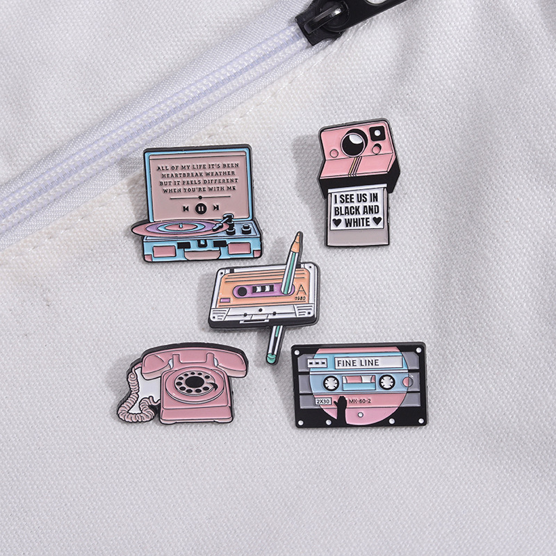 Pin KCT, cassette retro