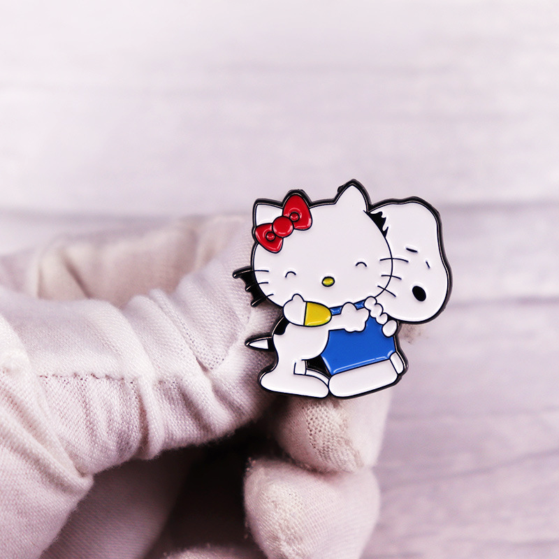 Pin Snoopy, Hello Kitty