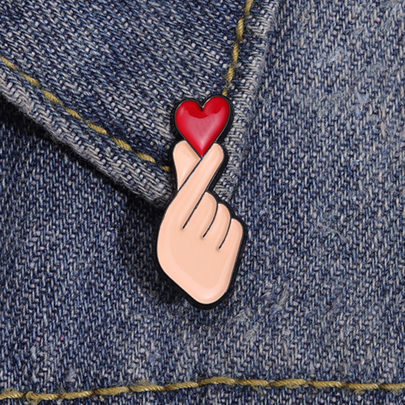 Pin gesto corazón coreano