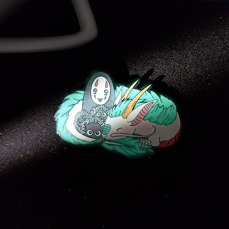 Pin Studio Ghibli - Chihiro (brilla en la obscuridad)