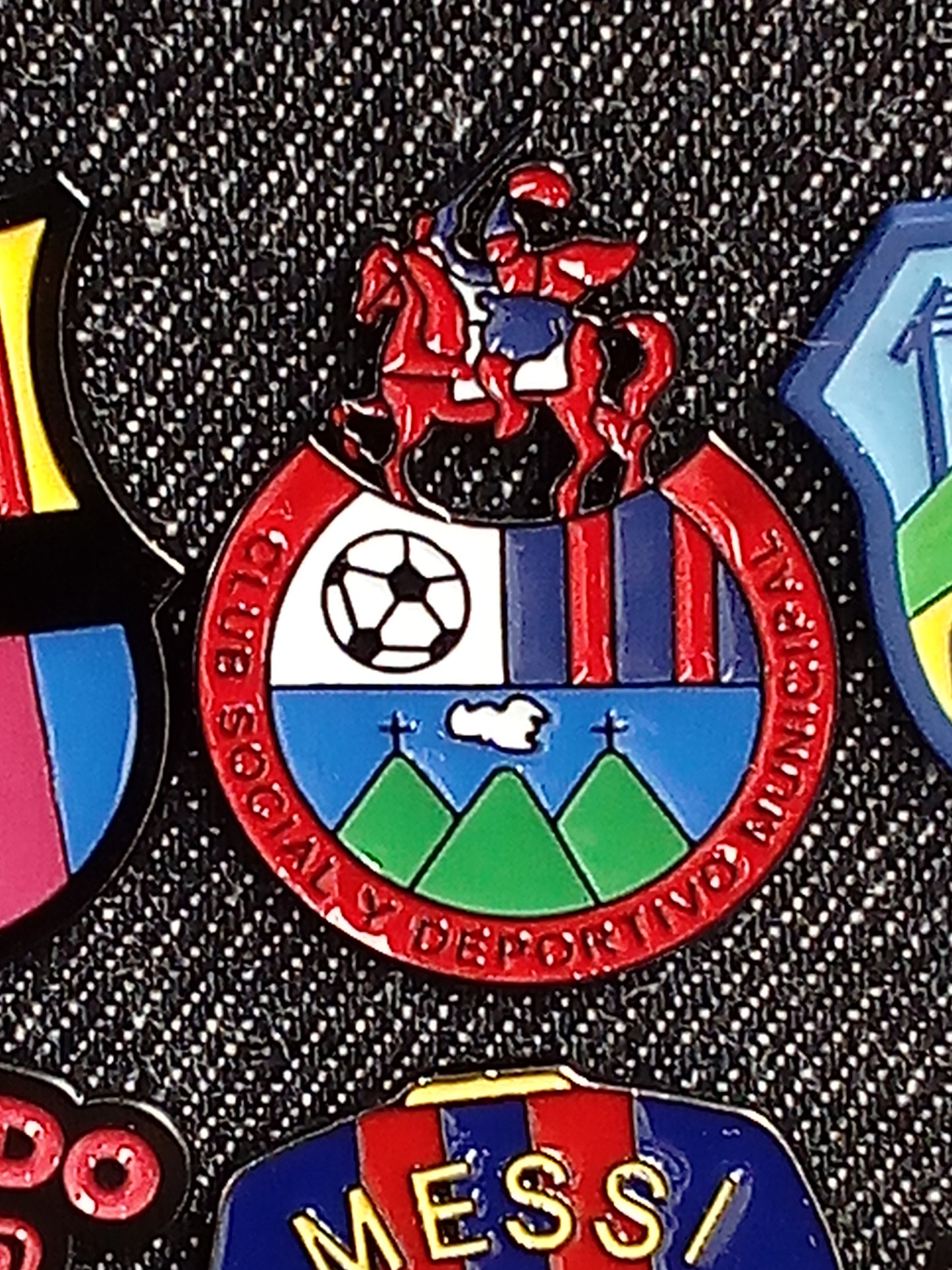 Pin Municipales, Futboll