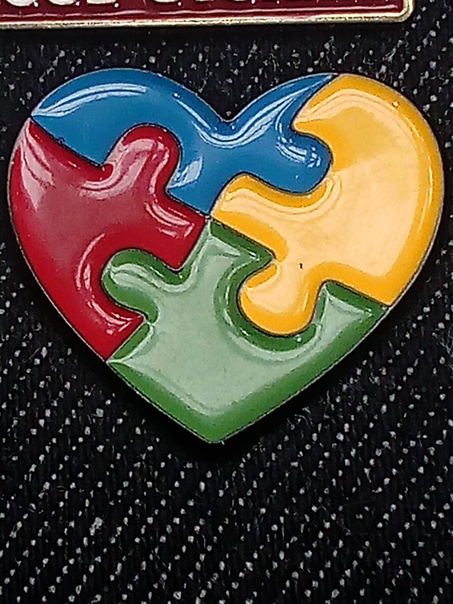 Pin Rompecabezas Corazón.