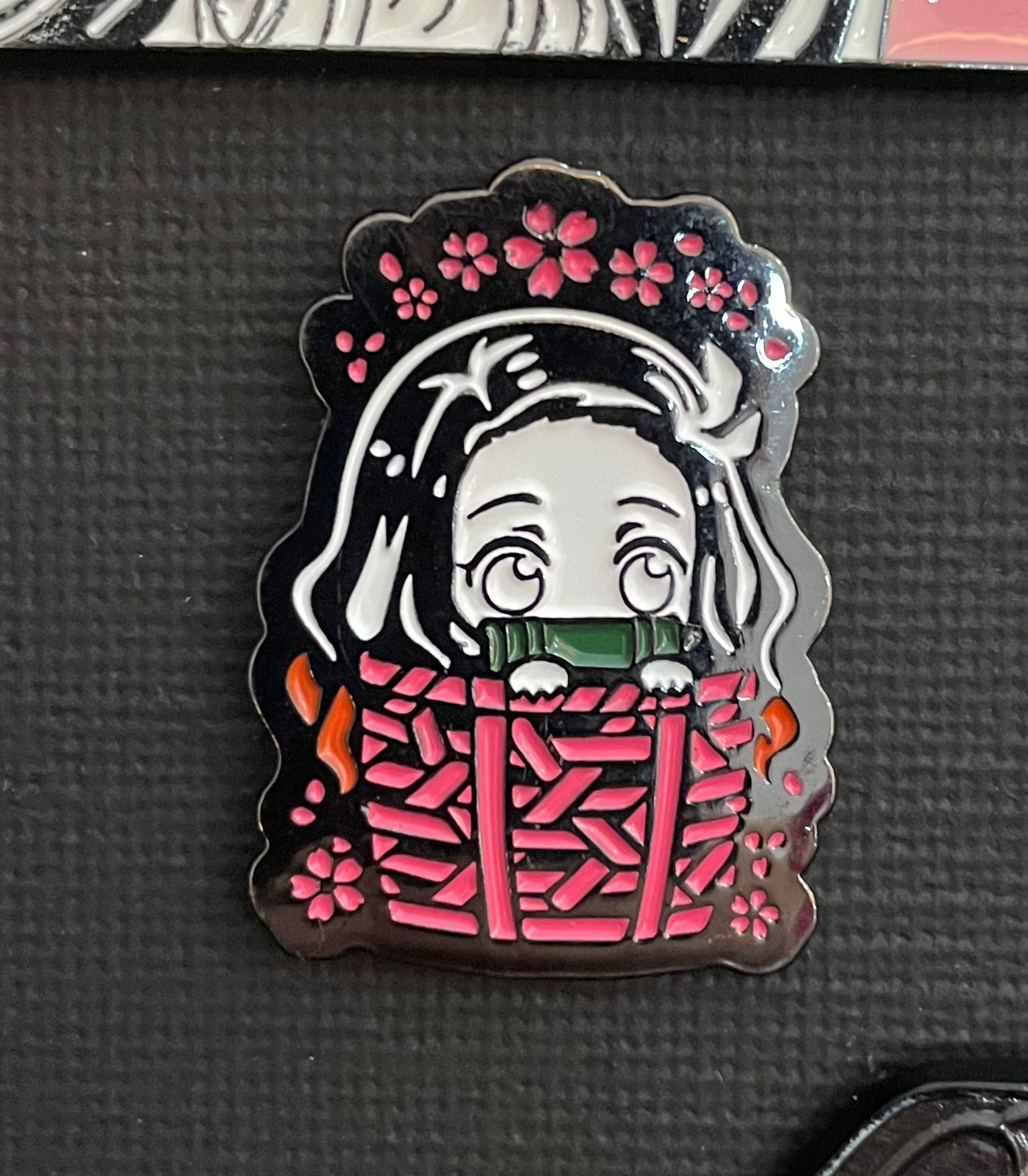Pin Nezuko en Canasta - Kimetsu No Yaiba